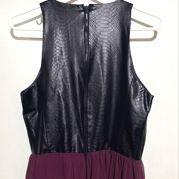 A/X‎ faux leather purple gown - Picture 3 of 7